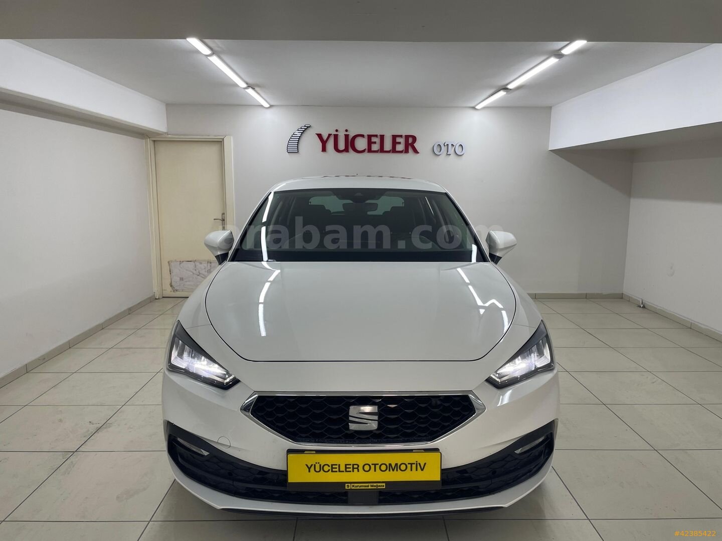 Galeriden Seat Leon 1.0 eTSI Style 2024 Model İstanbul 30.000 km Beyaz 2