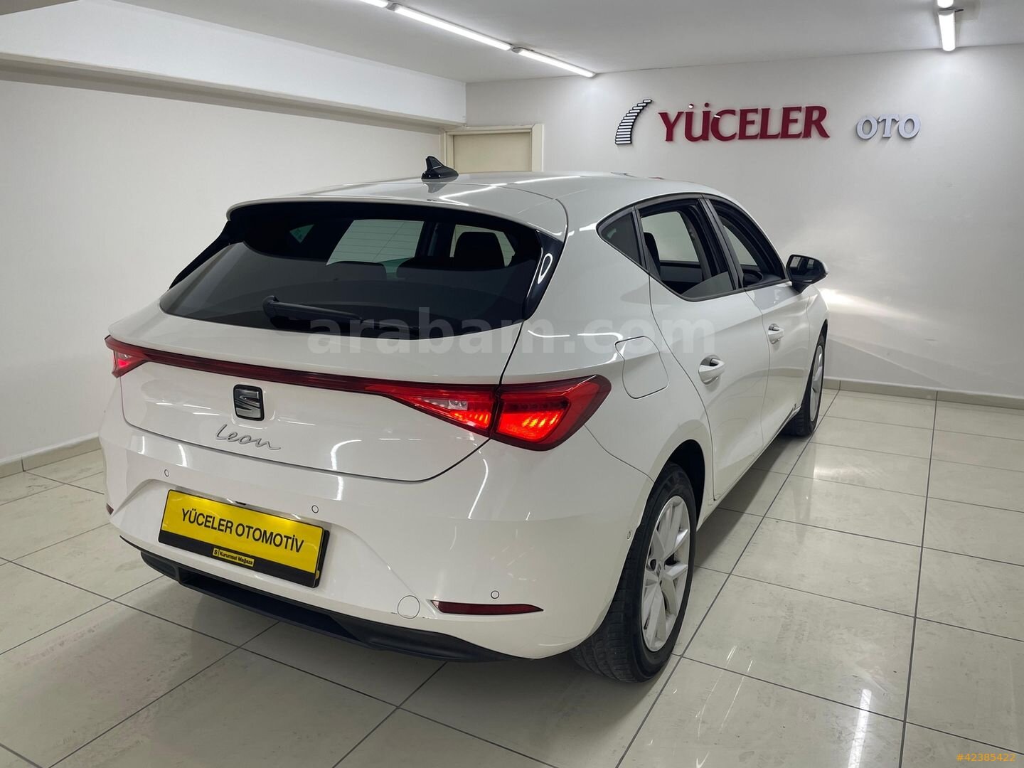Galeriden Seat Leon 1.0 eTSI Style 2024 Model İstanbul 30.000 km Beyaz 4