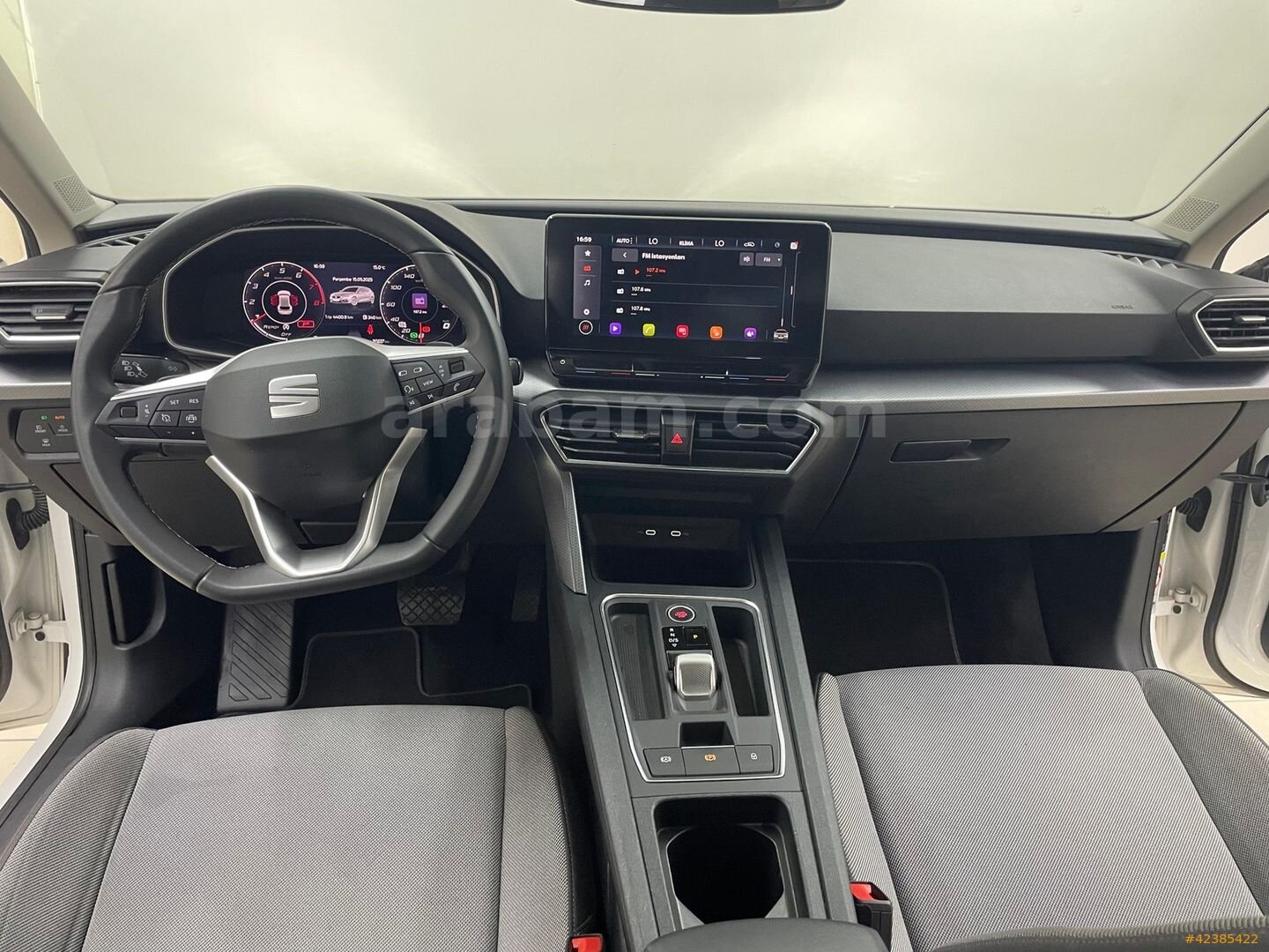 Galeriden Seat Leon 1.0 eTSI Style 2024 Model İstanbul 30.000 km Beyaz 7