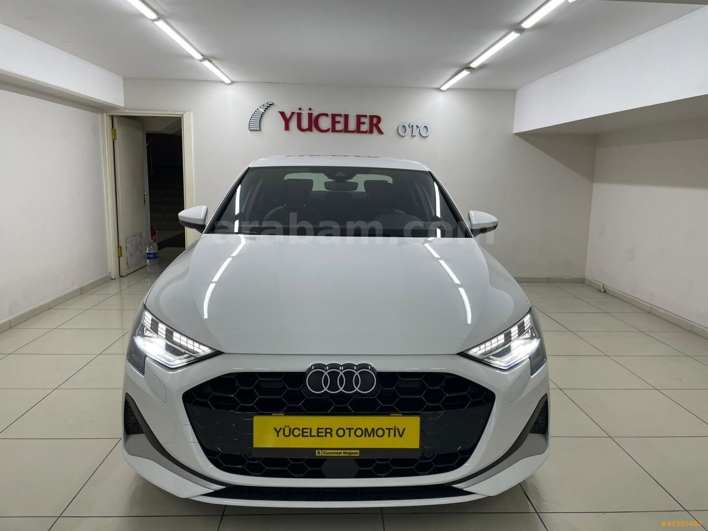 Galeriden Audi A3 Sedan 35 TFSI Advanced 2024 Model İstanbul 28.000 km Beyaz 2