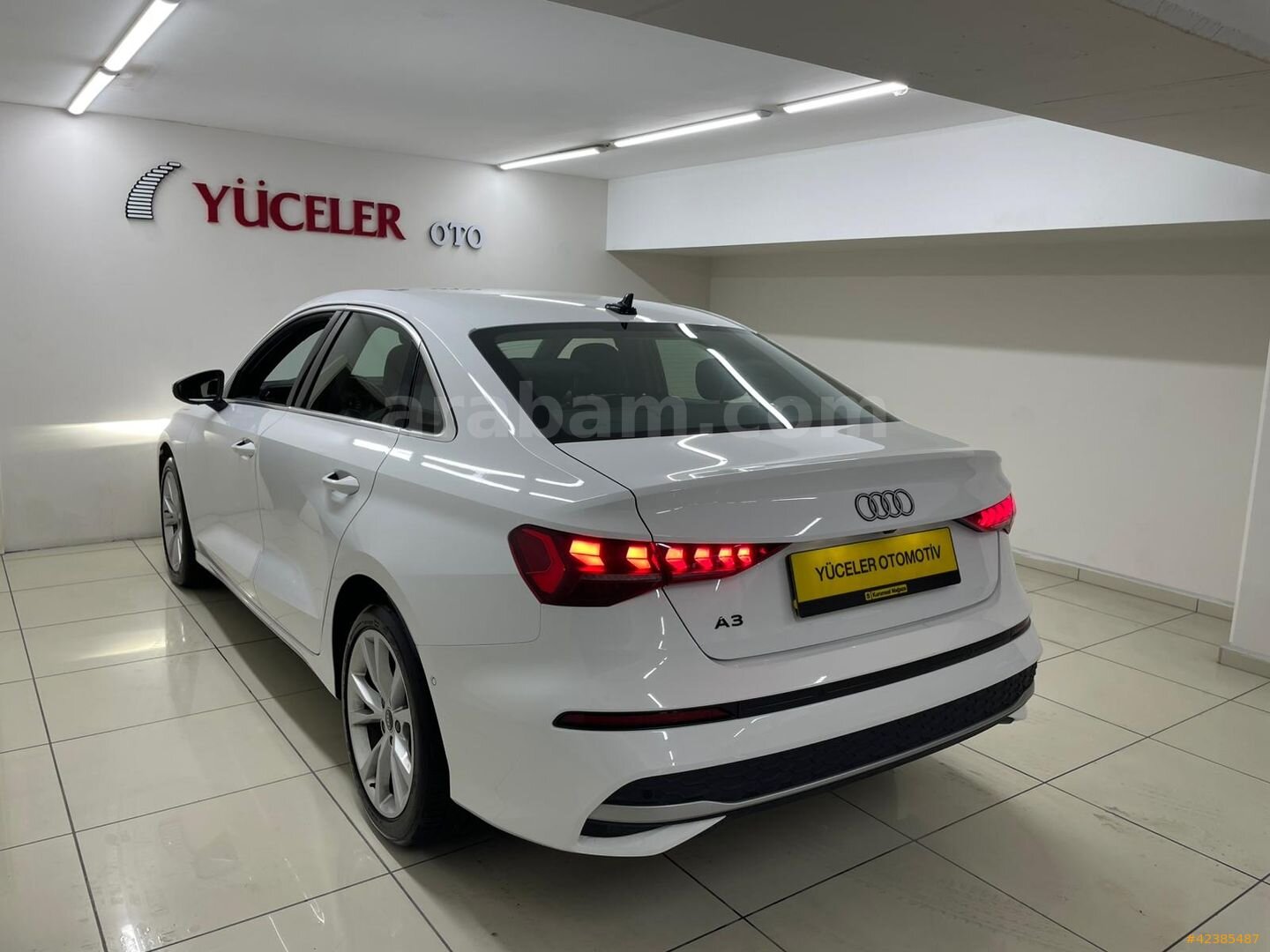 Galeriden Audi A3 Sedan 35 TFSI Advanced 2024 Model İstanbul 28.000 km Beyaz 4