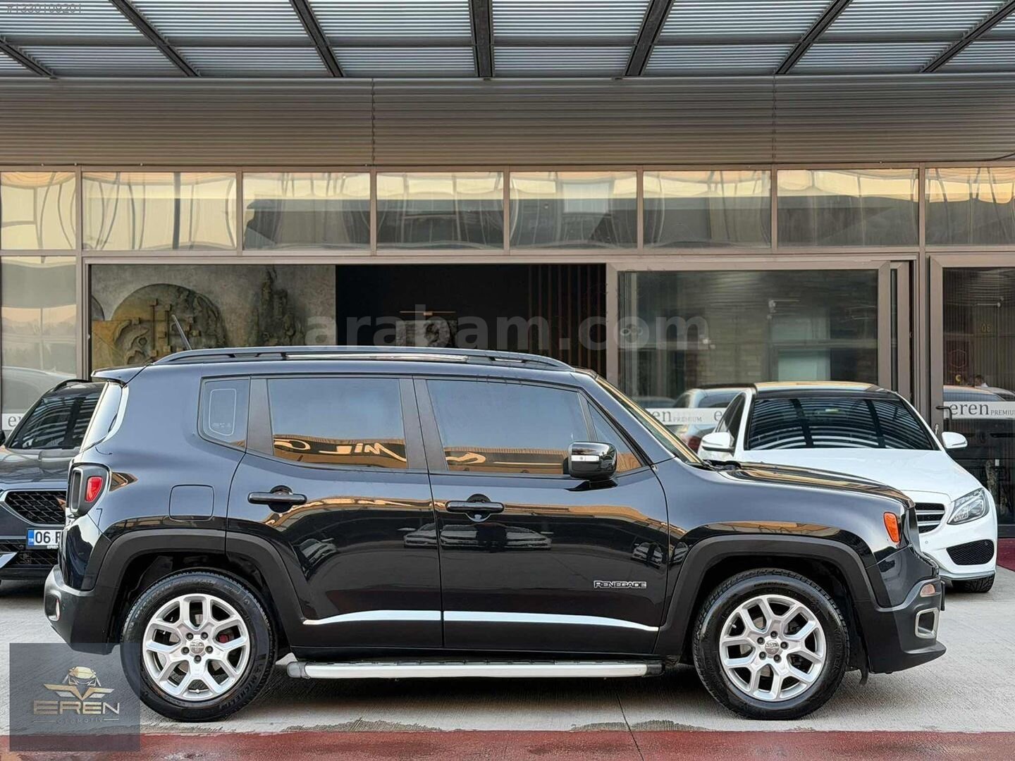 Galeriden Jeep Renegade 1.6 MultiJet Longitude 2017 Model Ankara 221.000 km Siyah 3