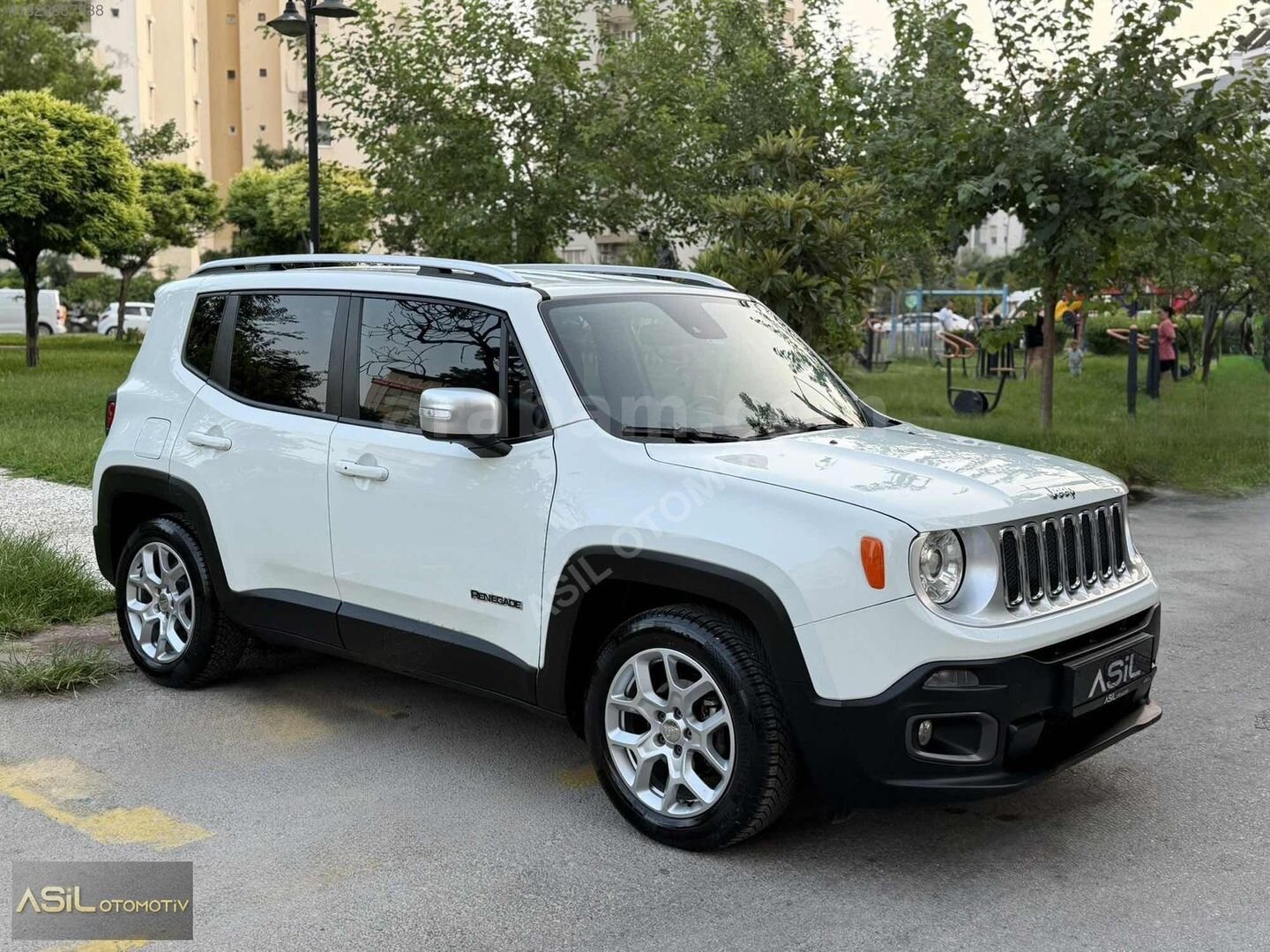 Galeriden Jeep Renegade 1.6 MultiJet Limited 2015 Model Antalya 135.000 km Beyaz 4
