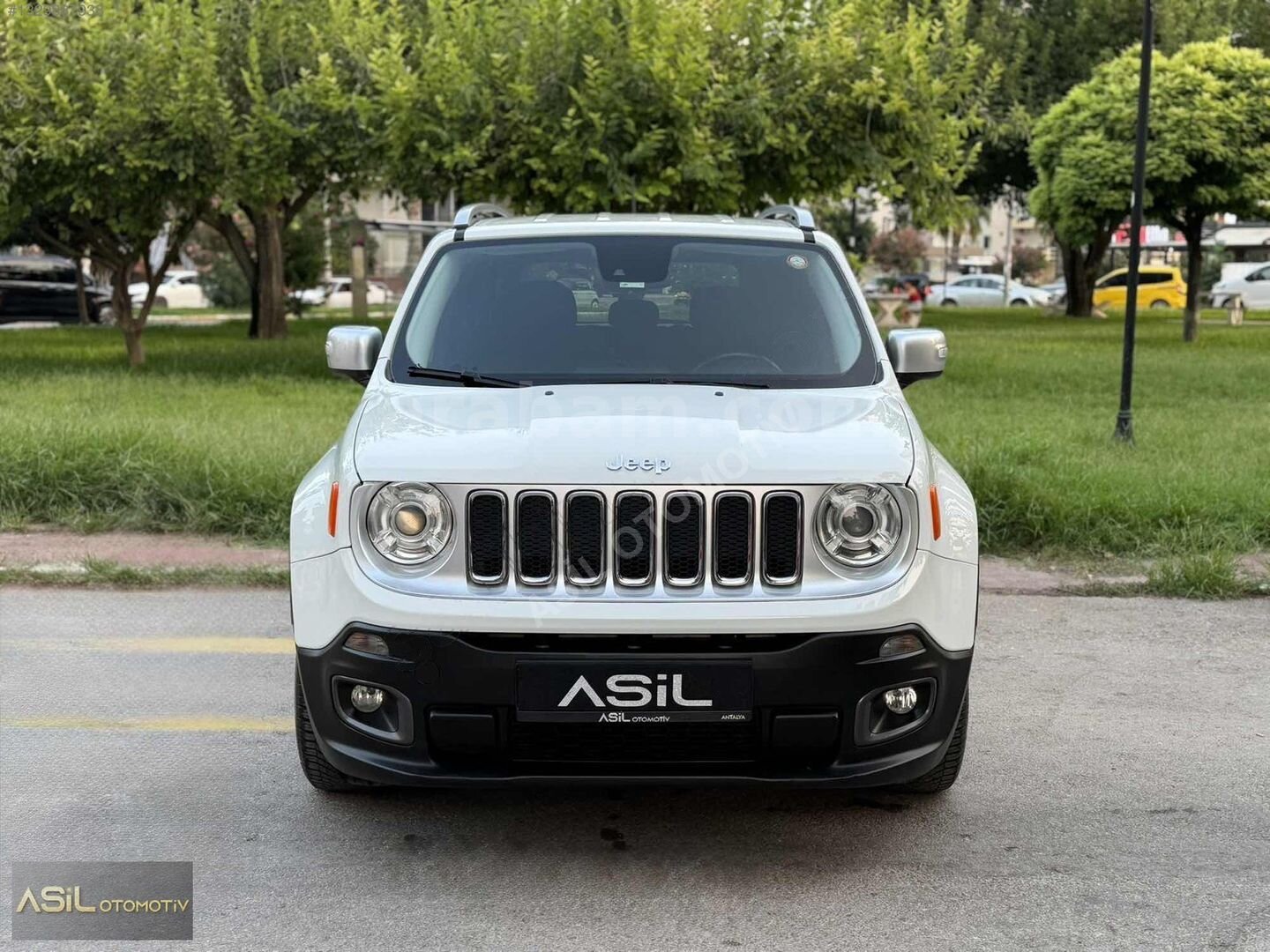 Galeriden Jeep Renegade 1.6 MultiJet Limited 2015 Model Antalya 135.000 km Beyaz 3