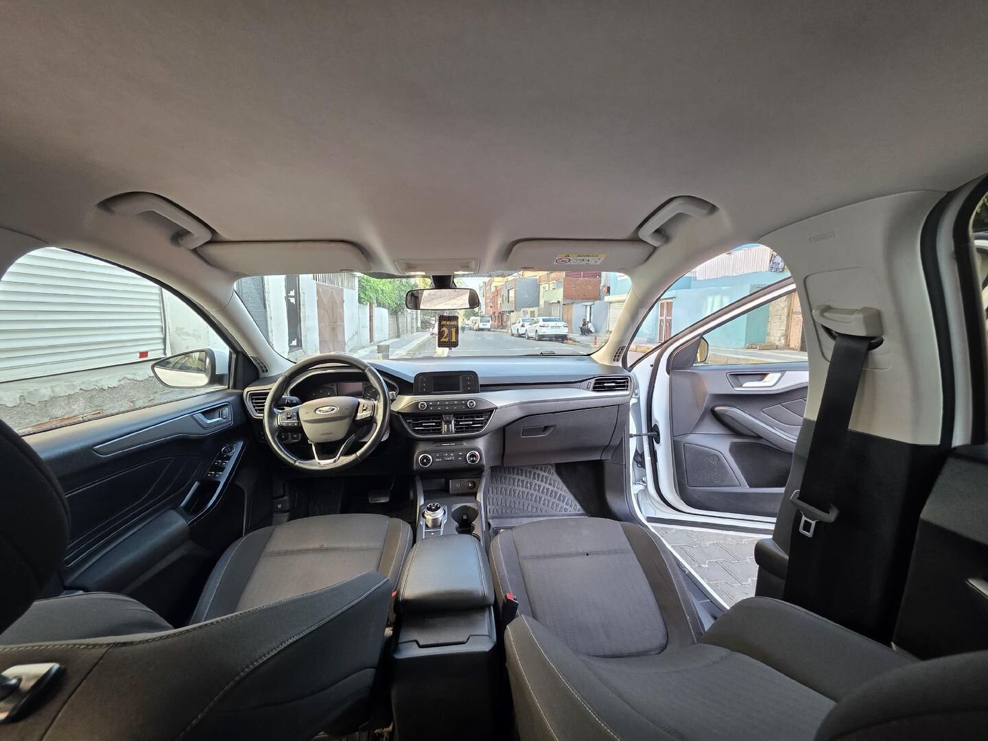 Sahibinden Ford Focus 1.5 TDCi Trend X 2019 Model Diyarbakır 156.100 km Beyaz 4