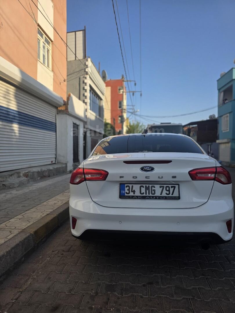 Sahibinden Ford Focus 1.5 TDCi Trend X 2019 Model Diyarbakır 156.100 km Beyaz 6