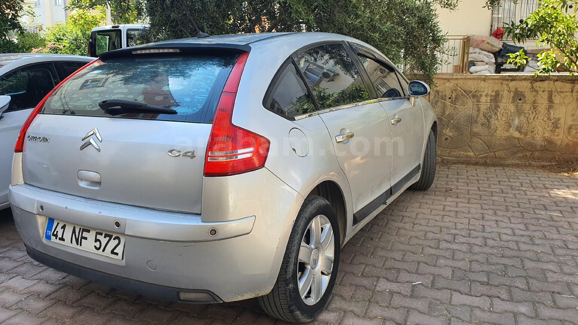 Sahibinden Citroen C4 1.6 SX PK 2006 Model Kocaeli 231.000 km Gri (Gümüş) 3