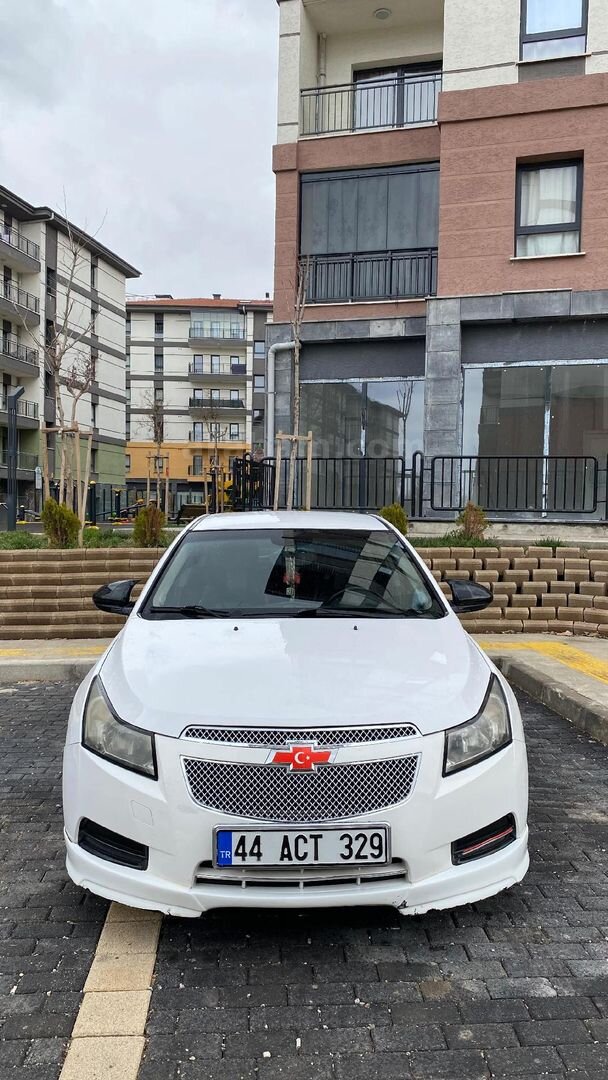 Sahibinden Chevrolet Cruze 1.6 2009 Model Malatya 210.000 km Beyaz 3