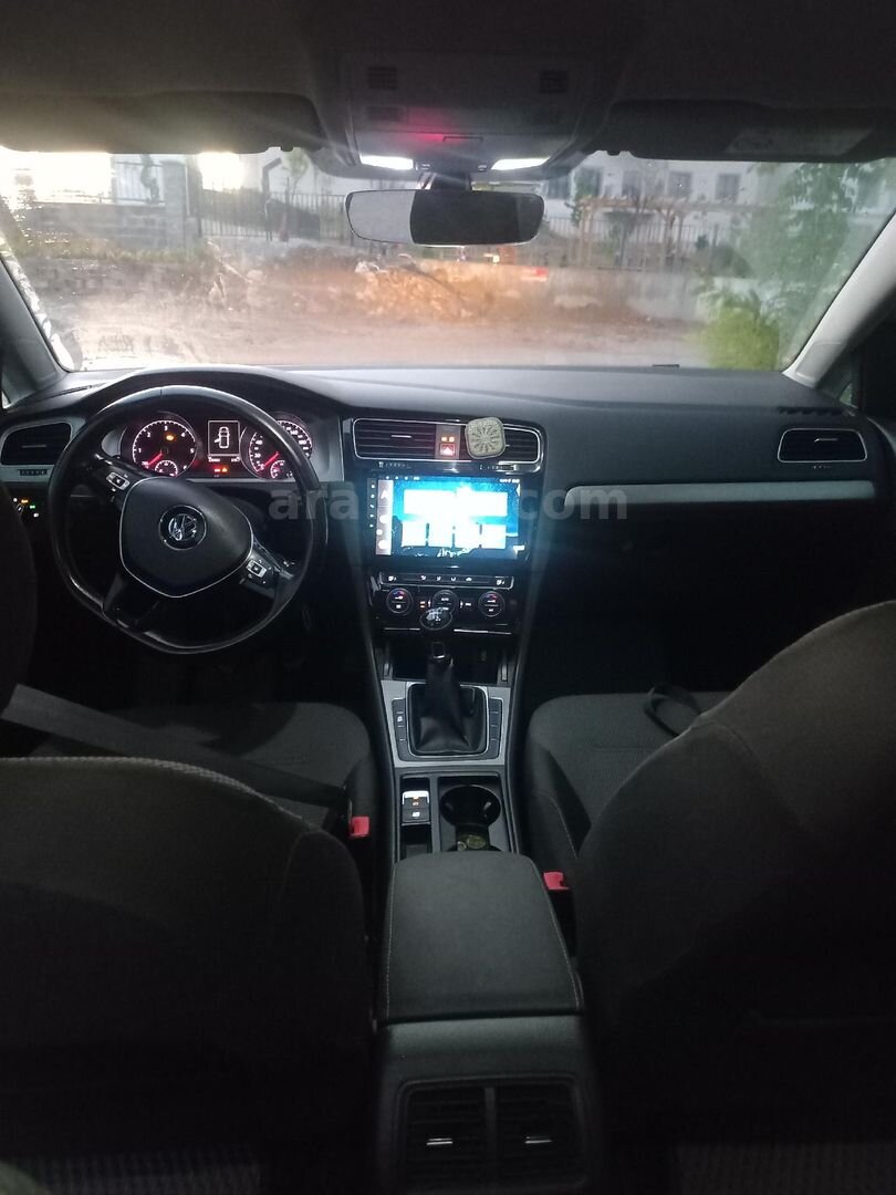 Sahibinden Volkswagen Golf 1.6 TDi BlueMotion Comfortline 2015 Model İstanbul 220.000 km Beyaz 5