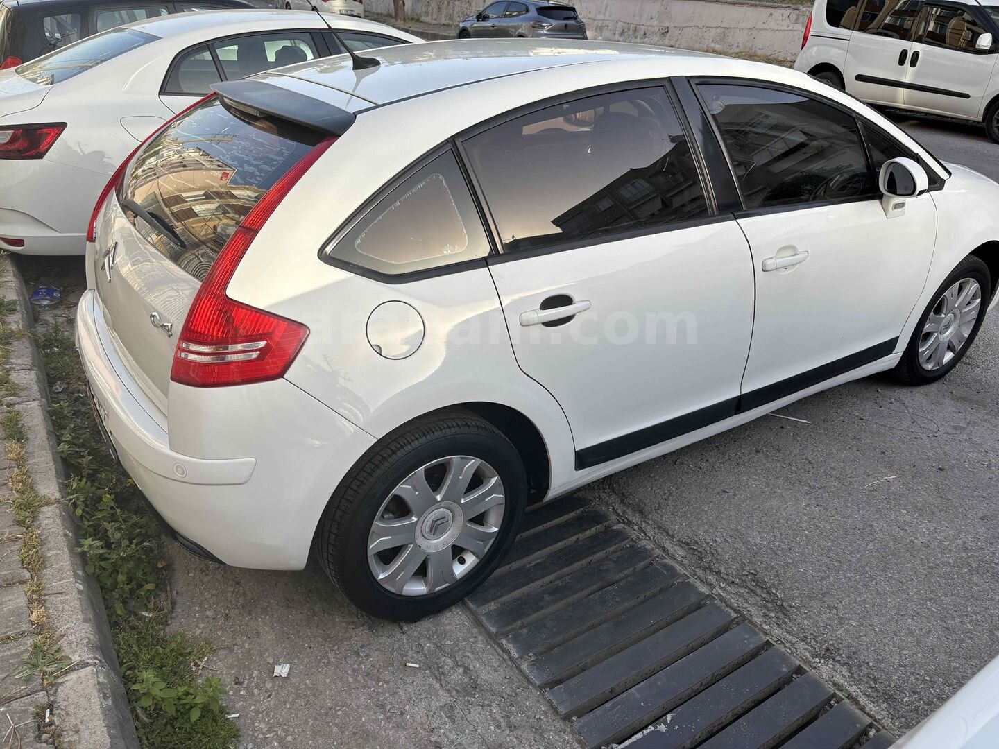 Sahibinden Citroen C4 1.6 HDi SX PK 2009 Model İzmir 227.500 km Beyaz 1