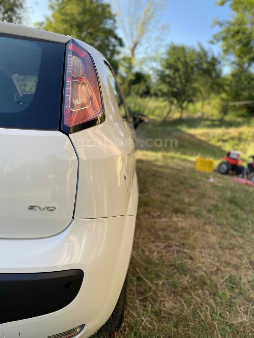 Sahibinden Fiat Punto EVO 1.4 Active 2011 Model Zonguldak 87.000 km Beyaz 5