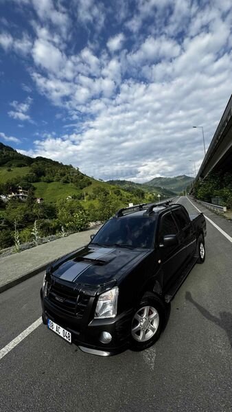 Sahibinden Isuzu D-Max 2.5 4x2 2011 Model 127.000 km Siyah