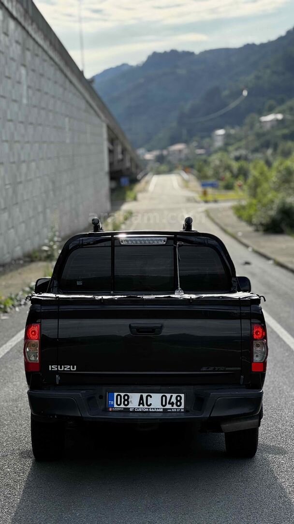 Sahibinden Isuzu D-Max 2.5 4x2 2011 Model 127.000 km Siyah 5
