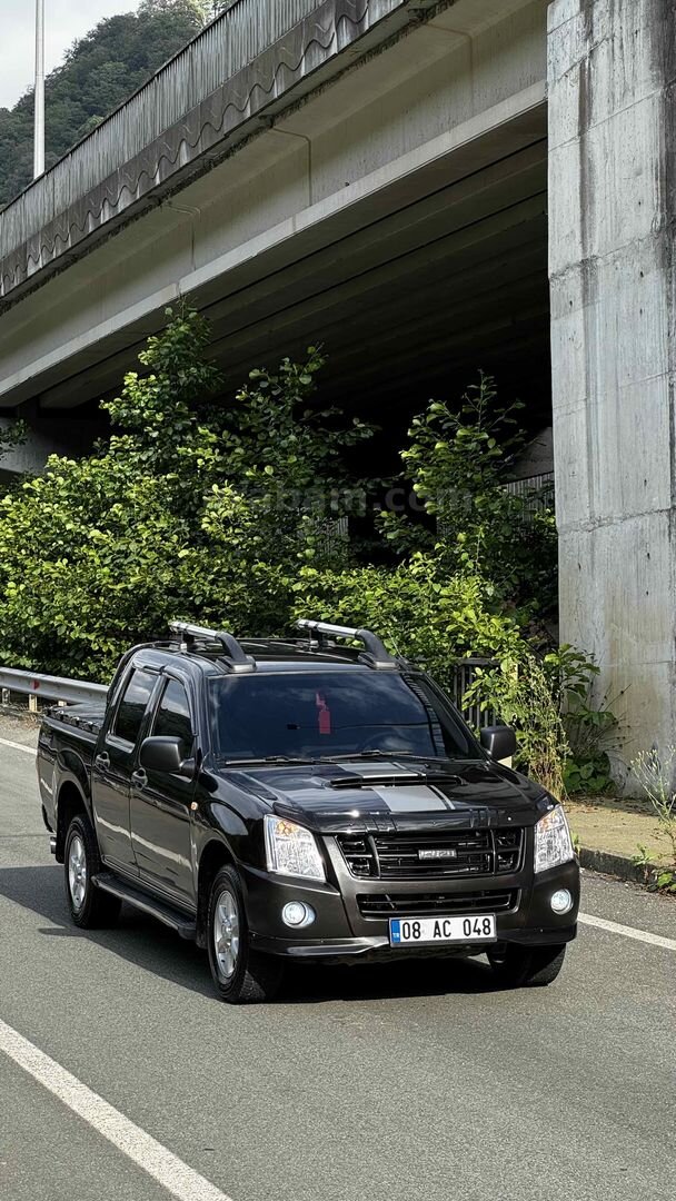 Sahibinden Isuzu D-Max 2.5 4x2 2011 Model 127.000 km Siyah 6