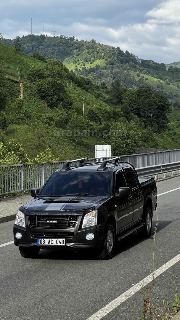 Sahibinden Isuzu D-Max 2.5 4x2 2011 Model 127.000 km Siyah 7