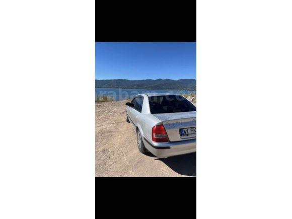 Sahibinden Mazda 323 1.5 1999 Model Kocaeli 370.000 km Gri (Gümüş