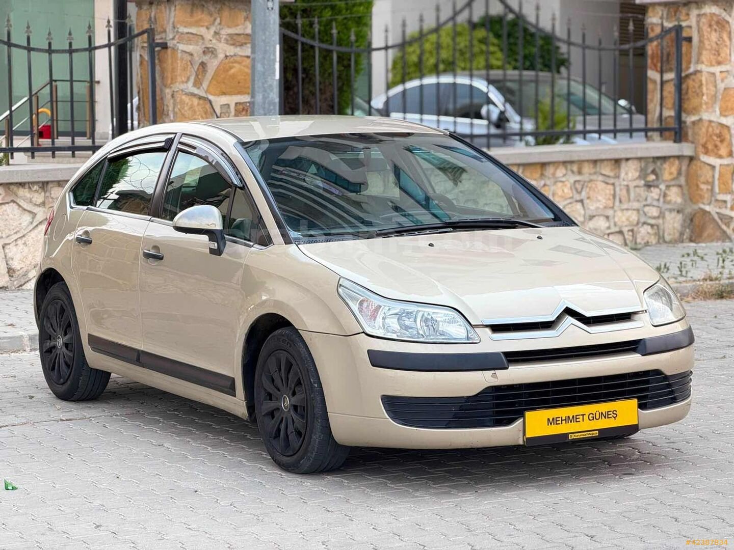 Galeriden Citroen C4 1.4 SX 2007 Model Mersin 246.000 km Şampanya 2