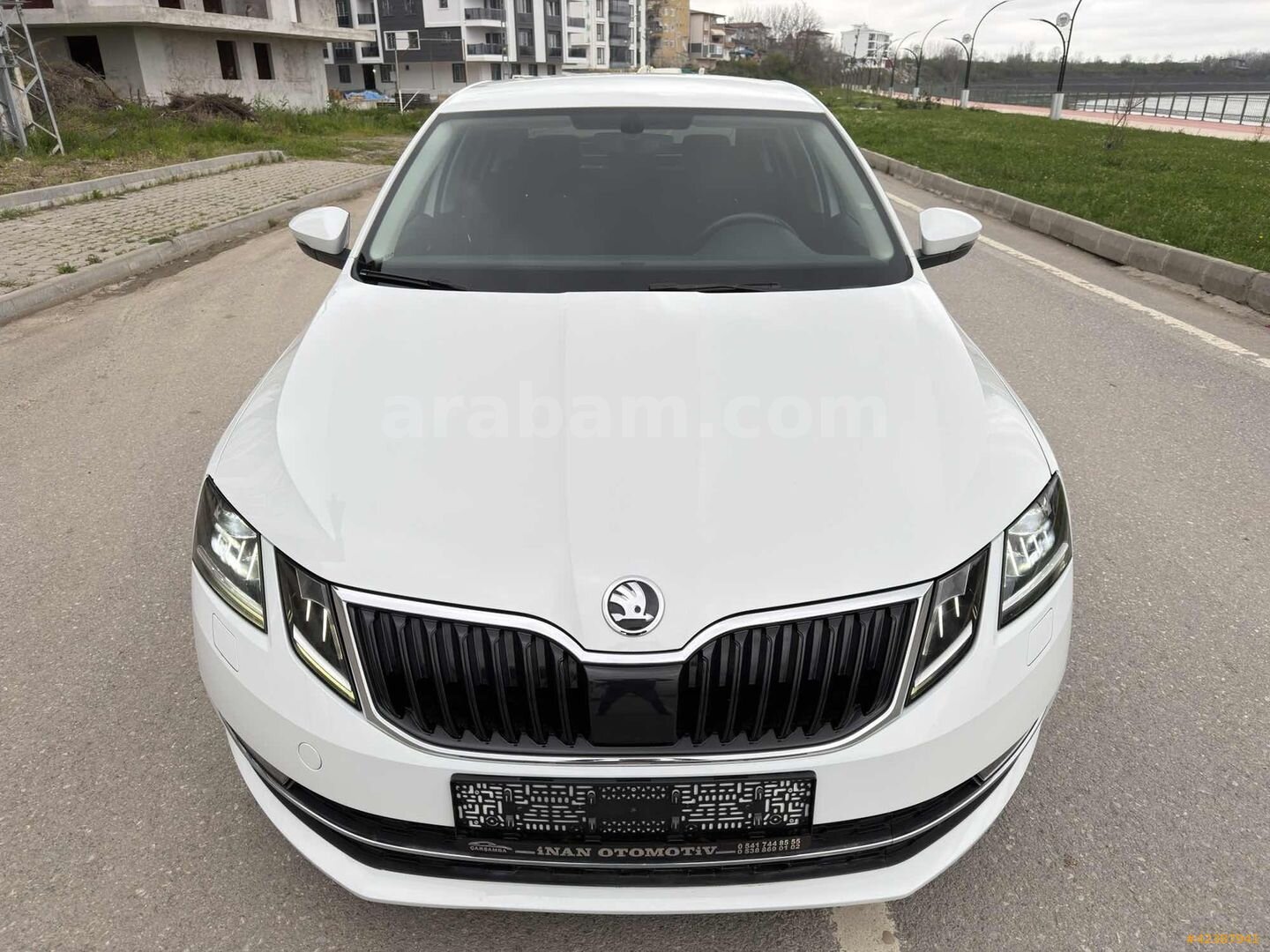 Galeriden Skoda Octavia 1.6 TDI Style CR 2018 Model Samsun 99.000 km Beyaz 2