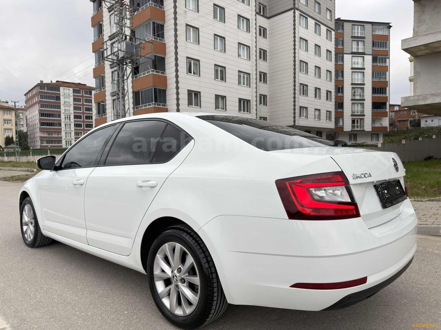 Galeriden Skoda Octavia 1.6 TDI Style CR 2018 Model Samsun 99.000 km Beyaz 7
