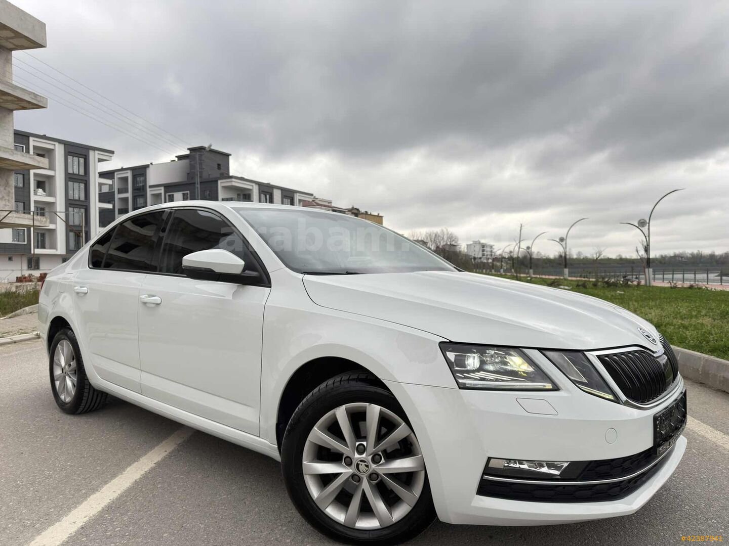 Galeriden Skoda Octavia 1.6 TDI Style CR 2018 Model Samsun 99.000 km Beyaz 1