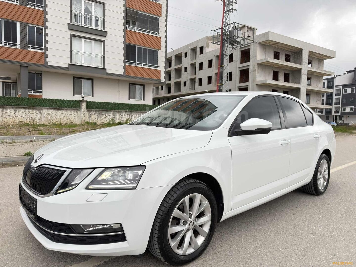 Galeriden Skoda Octavia 1.6 TDI Style CR 2018 Model Samsun 99.000 km Beyaz 3