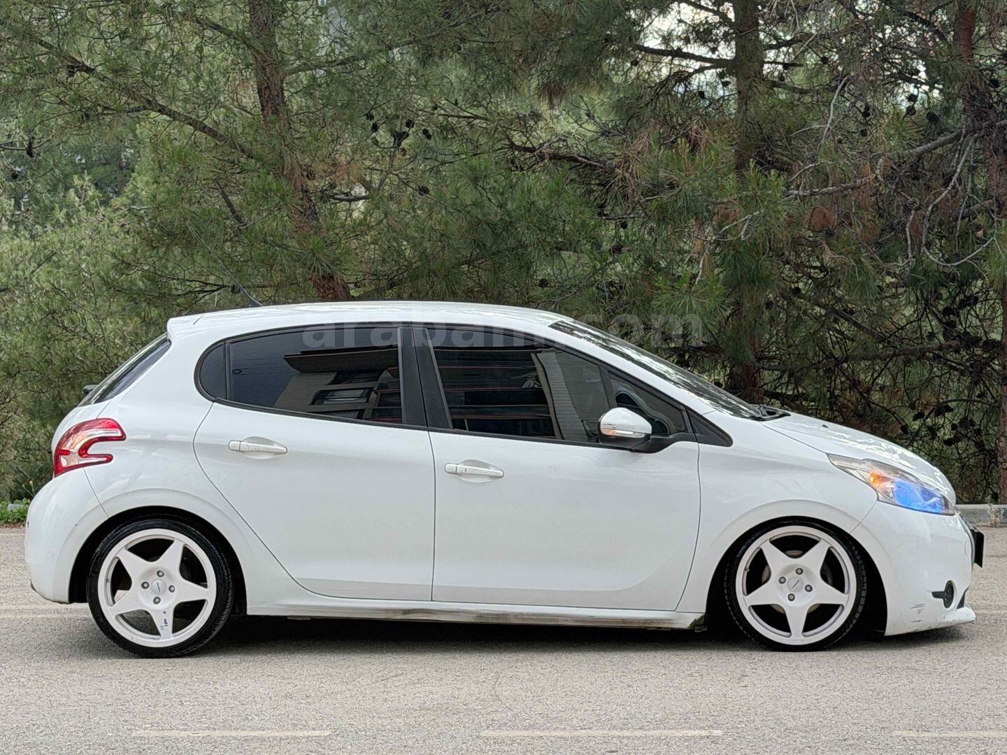 Sahibinden Peugeot 208 1.4 HDi Active 2014 Model Denizli 240.000 km Beyaz 7