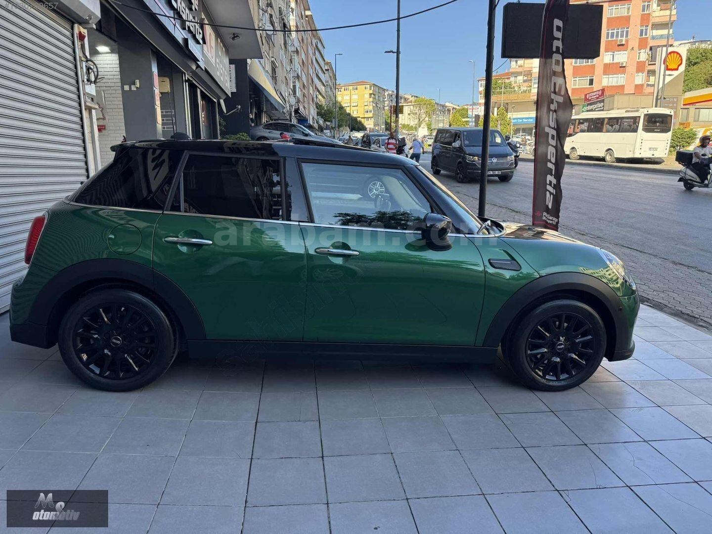 Galeriden Mini Cooper 1.5 Signature 2024 Model İstanbul 13.000 km Yeşil 5