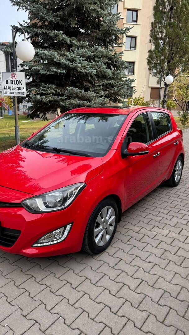 Sahibinden Hyundai i20 1.4 CVVT Elite 2013 Model Ankara 1.350.000 km Kırmızı 6