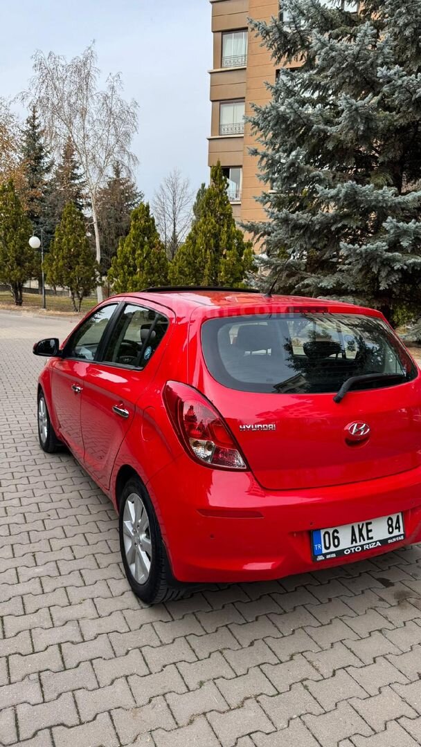 Sahibinden Hyundai i20 1.4 CVVT Elite 2013 Model Ankara 1.350.000 km Kırmızı 5