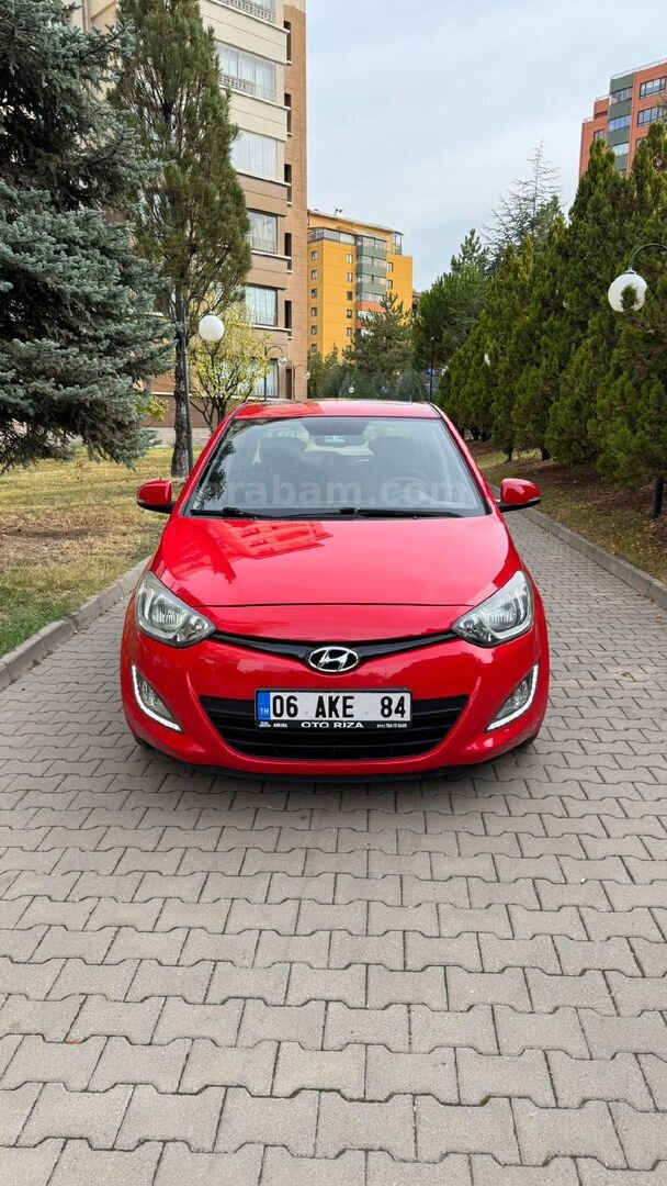 Sahibinden Hyundai i20 1.4 CVVT Elite 2013 Model Ankara 1.350.000 km Kırmızı 2