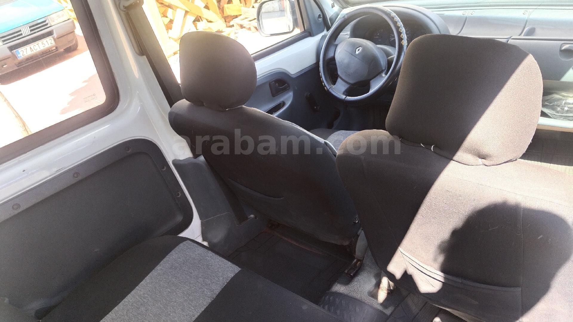 Sahibinden Renault Kangoo 1.4 RNA 2000 Model Gaziantep 258.000 km Beyaz 1