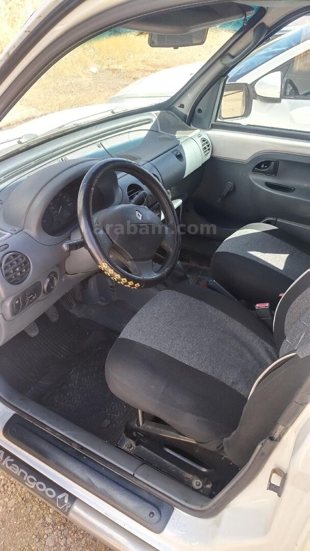 Sahibinden Renault Kangoo 1.4 RNA 2000 Model Gaziantep 258.000 km Beyaz 4