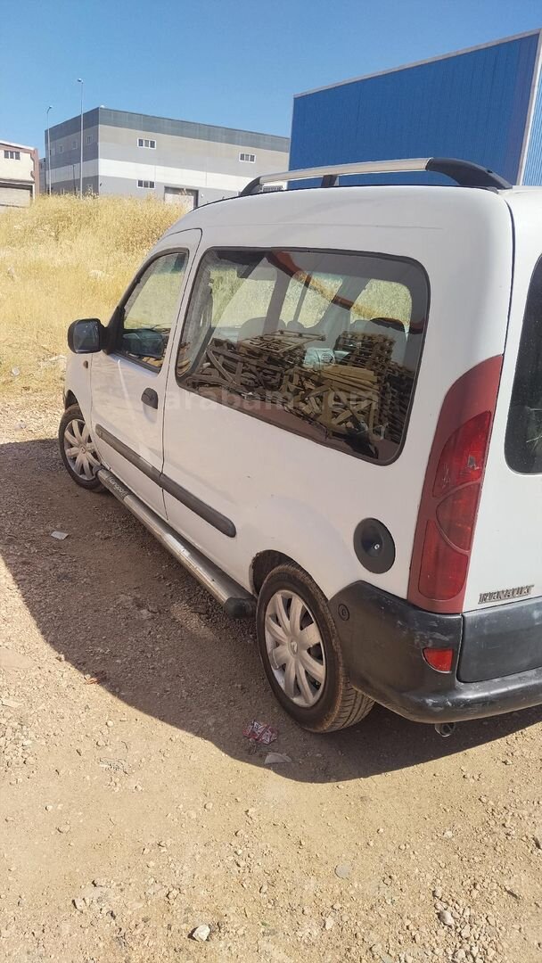 Sahibinden Renault Kangoo 1.4 RNA 2000 Model Gaziantep 258.000 km Beyaz 6