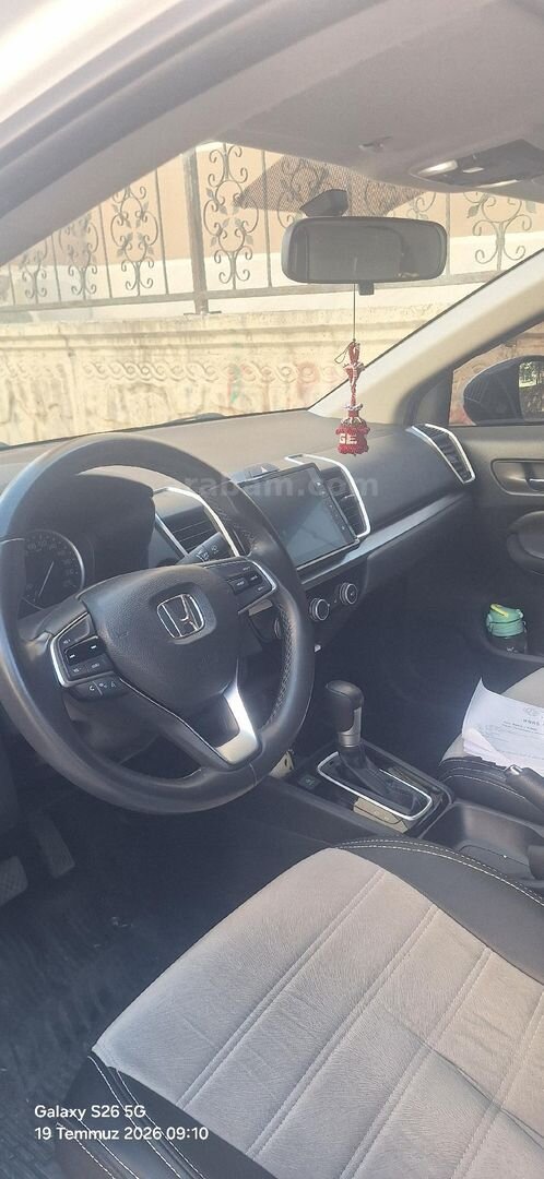 Sahibinden Honda City 1.5 i-VTEC Executive 2024 Model Muş 19.580 km Beyaz 3