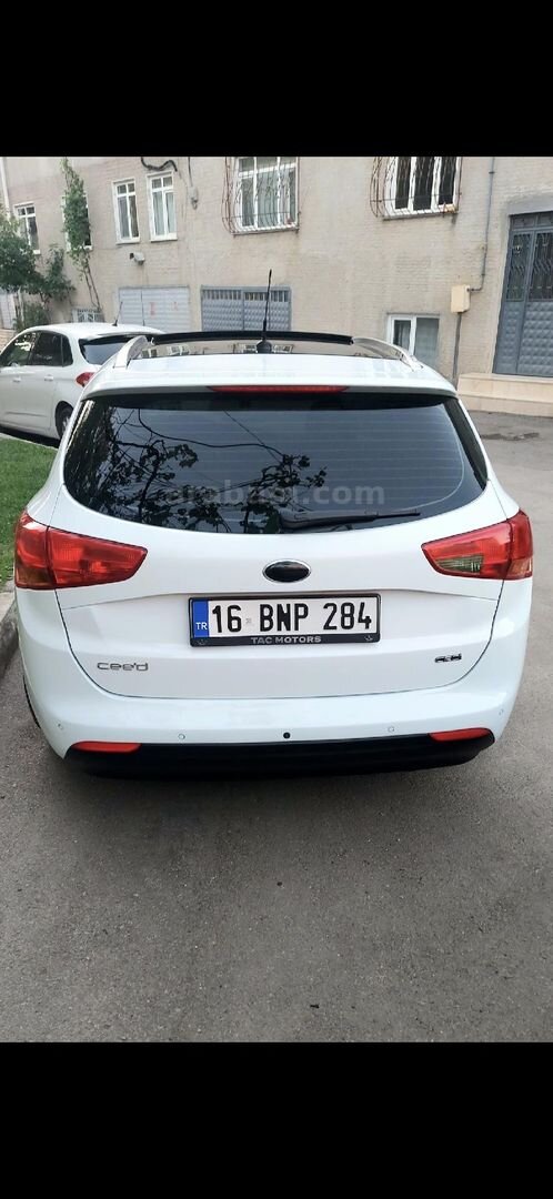 Sahibinden Kia Ceed 1.6 CRDi Concept SW 2013 Model Bursa 219.000 km Beyaz 3