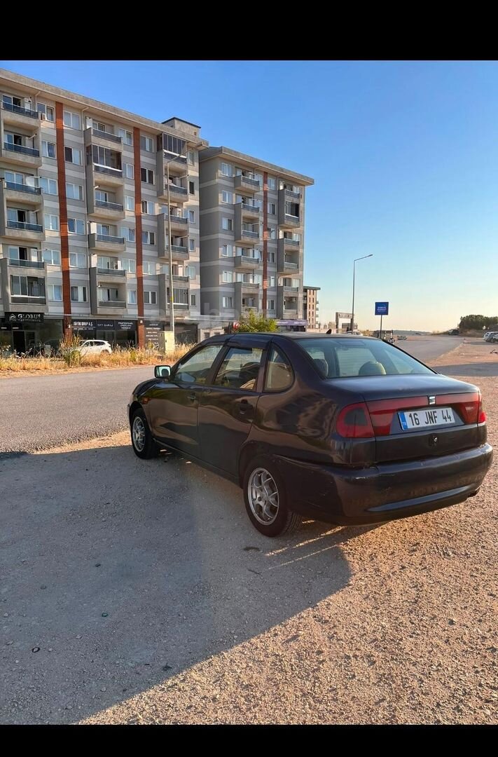 Sahibinden Seat Cordoba 1.4 SXE 1998 Model Bursa 175.000 km Lacivert 4