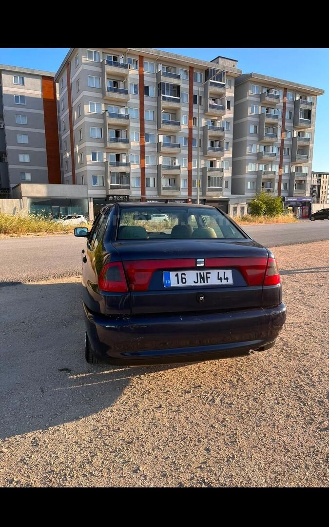 Sahibinden Seat Cordoba 1.4 SXE 1998 Model Bursa 175.000 km Lacivert 2