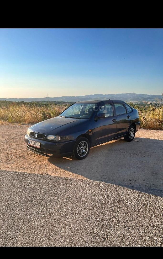Sahibinden Seat Cordoba 1.4 SXE 1998 Model Bursa 175.000 km Lacivert 1