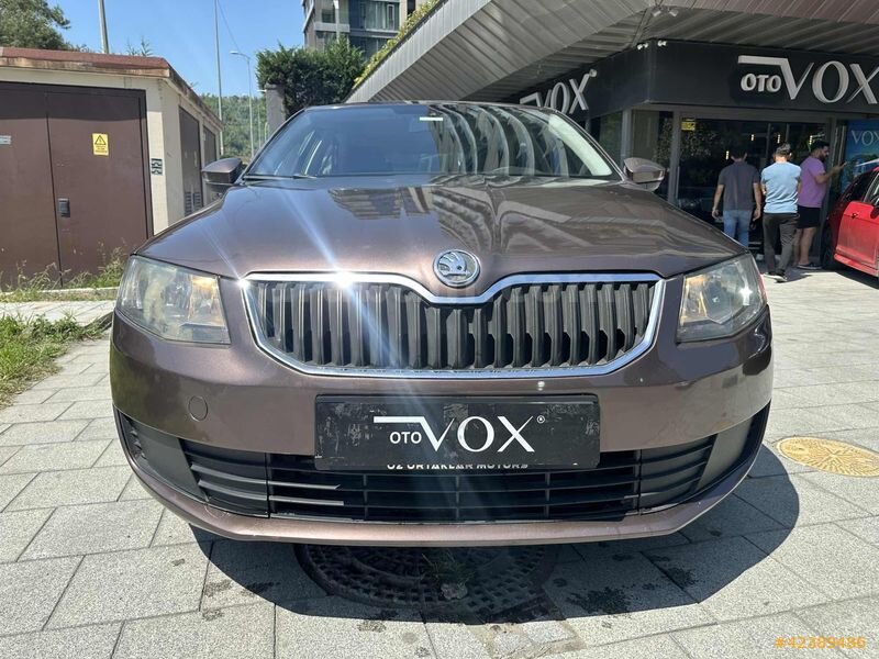 Galeriden Skoda Octavia 1.6 TDI Ambition 2014 Model İstanbul 267.000 km Kahverengi