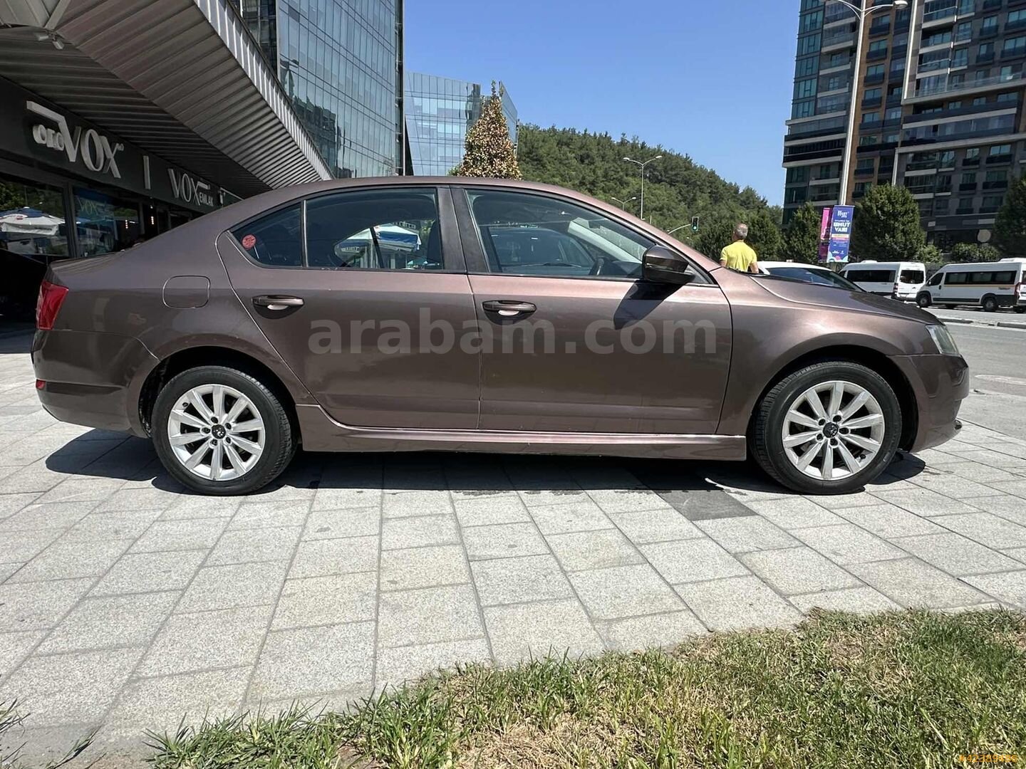 Galeriden Skoda Octavia 1.6 TDI Ambition 2014 Model İstanbul 267.000 km Kahverengi 5