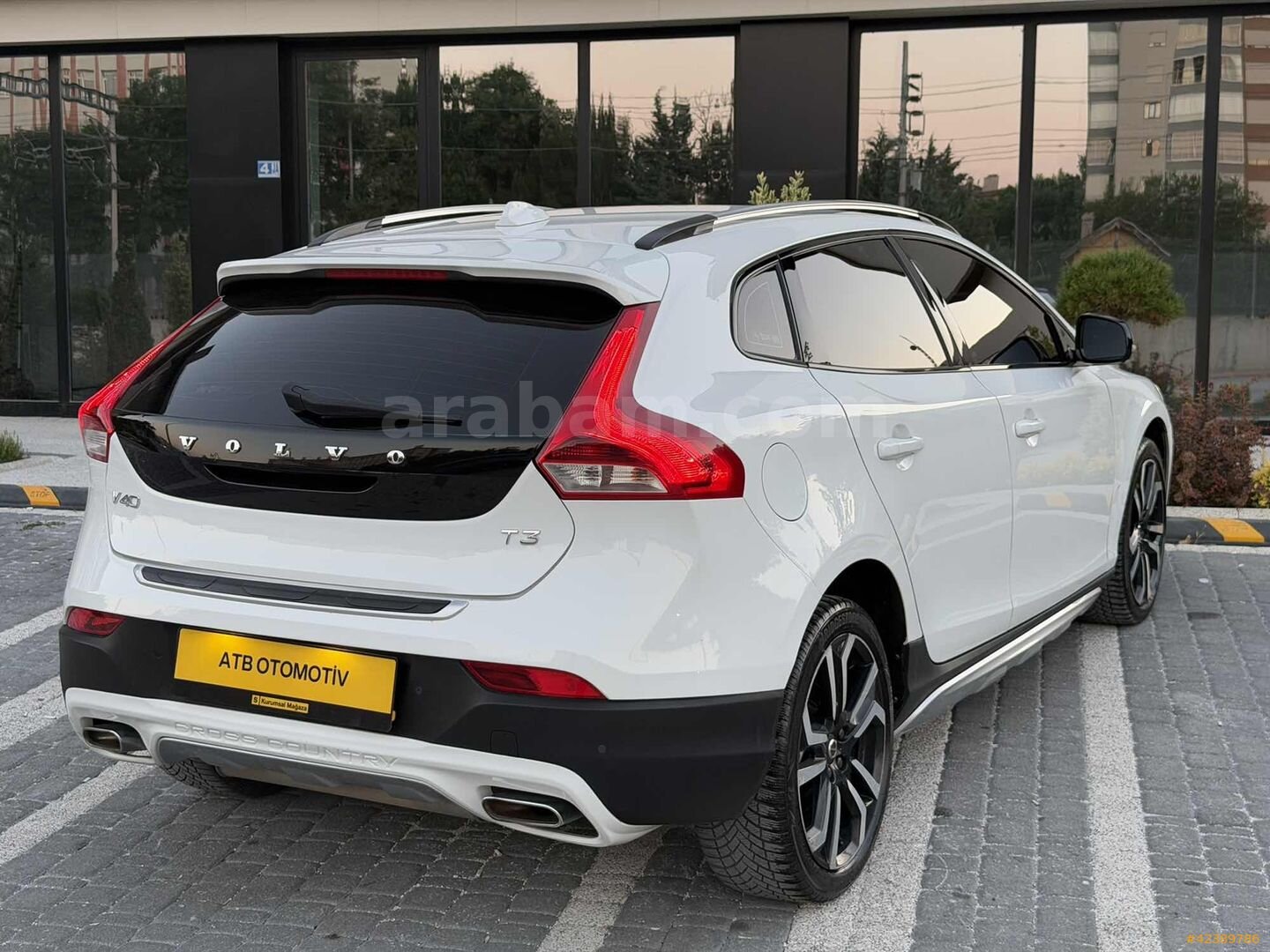 Galeriden Volvo V40 Cross Country 1.5 T3 Advance 2018 Model Konya 128.000 km Beyaz 7