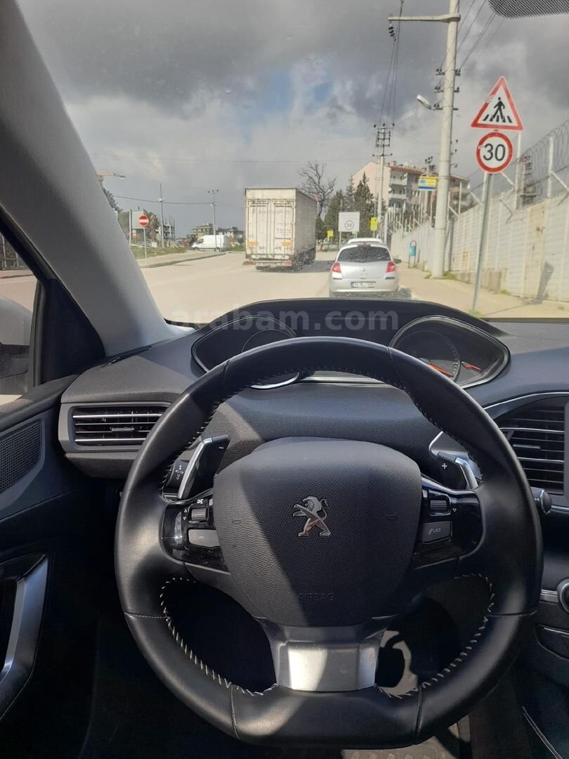 Sahibinden Peugeot 308 1.2 PureTech Allure Dynamic 2020 Model Bursa 61.000 km Beyaz 6