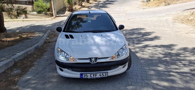 Galeriden Peugeot 206 1.4 HDi Fever 2008 Model İzmir 280.000 km Beyaz