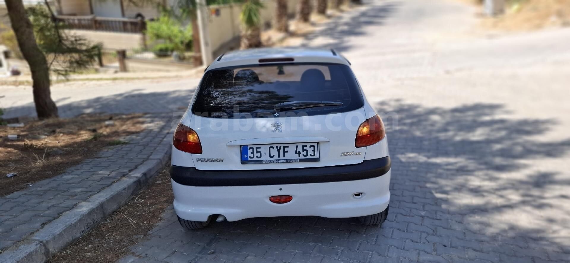 Galeriden Peugeot 206 1.4 HDi Fever 2008 Model İzmir 280.000 km Beyaz 6