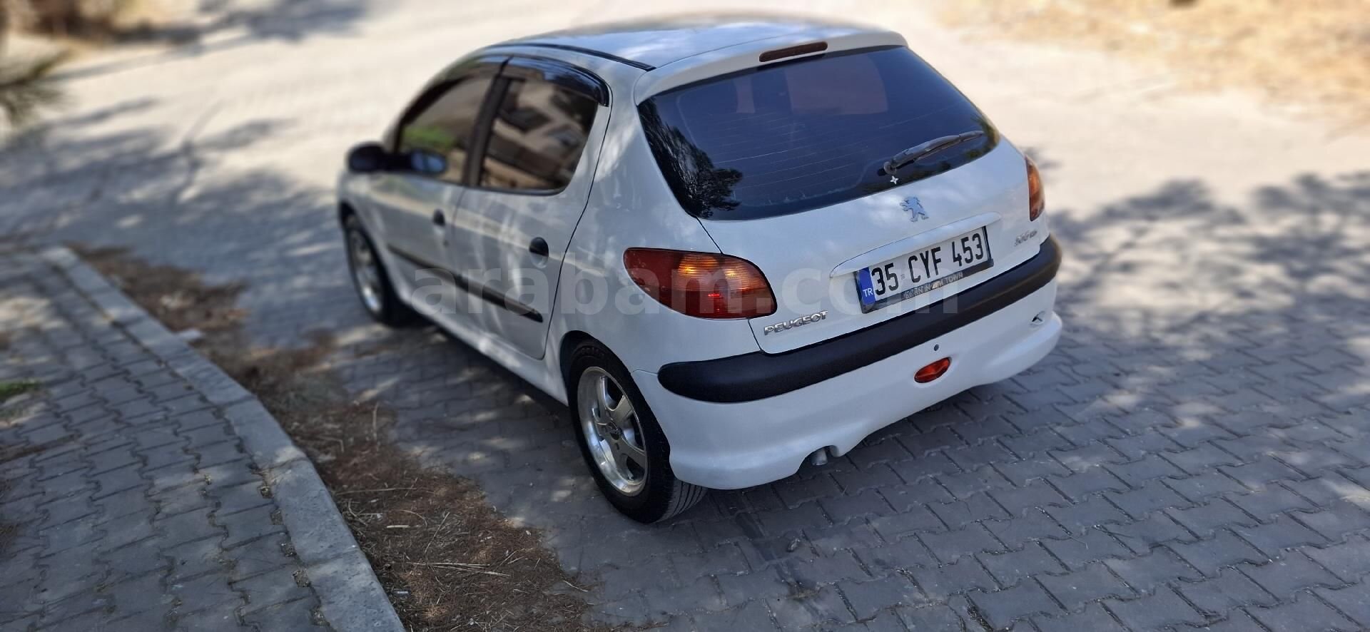 Galeriden Peugeot 206 1.4 HDi Fever 2008 Model İzmir 280.000 km Beyaz 5
