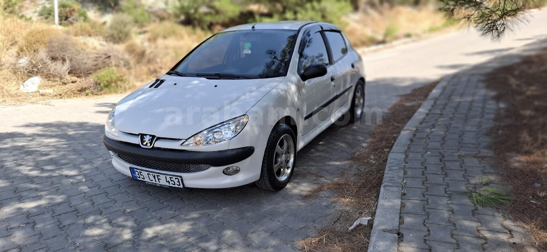 Galeriden Peugeot 206 1.4 HDi Fever 2008 Model İzmir 280.000 km Beyaz 2