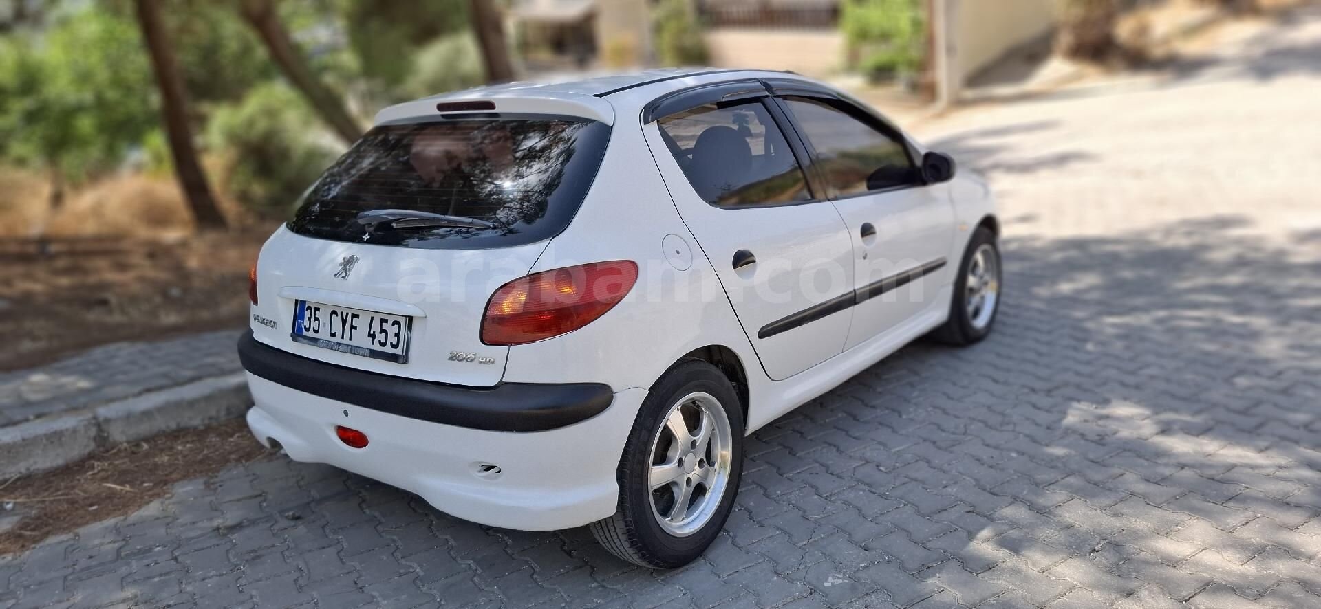 Galeriden Peugeot 206 1.4 HDi Fever 2008 Model İzmir 280.000 km Beyaz 4