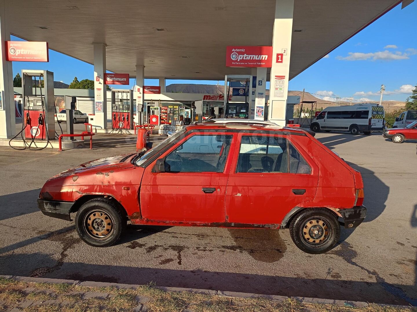 Sahibinden Skoda Favorit 1.3 LX 1994 Model Aksaray 600.000 km Kırmızı 3