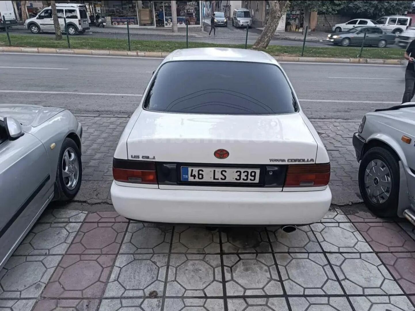 Sahibinden Toyota Corolla 1.6 GLi Special 1998 Model Kahramanmaraş 261.000 km Beyaz 5