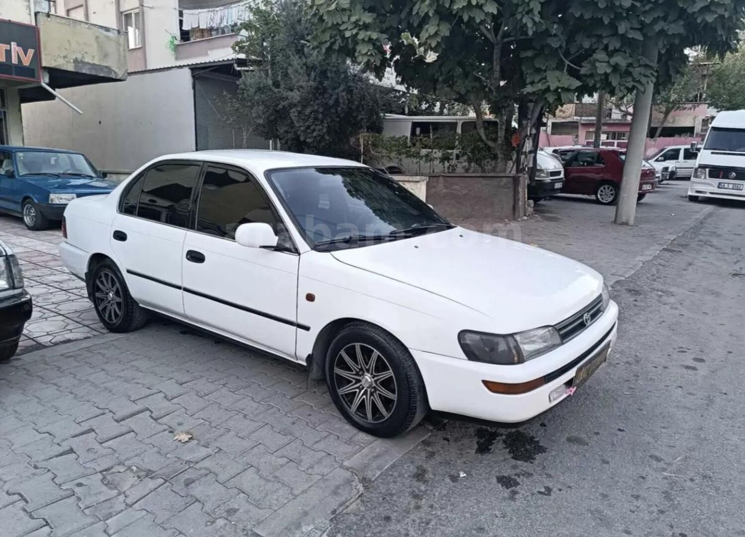 Sahibinden Toyota Corolla 1.6 GLi Special 1998 Model Kahramanmaraş 261.000 km Beyaz 3